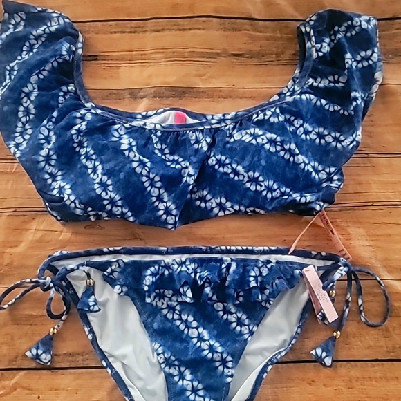 Victorias Secret Bikini - Picture 2 of 8